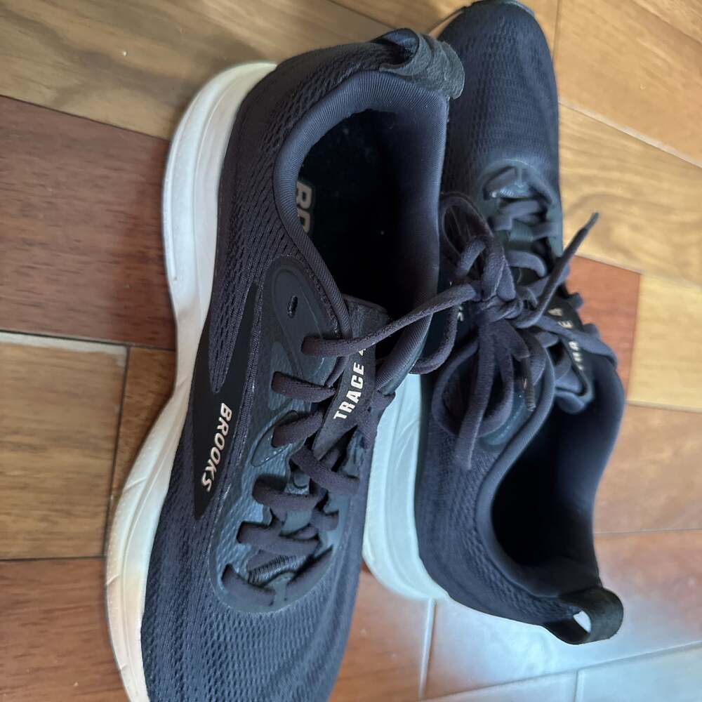Brooks Trace 4 Running Shoes 8.5. Medium